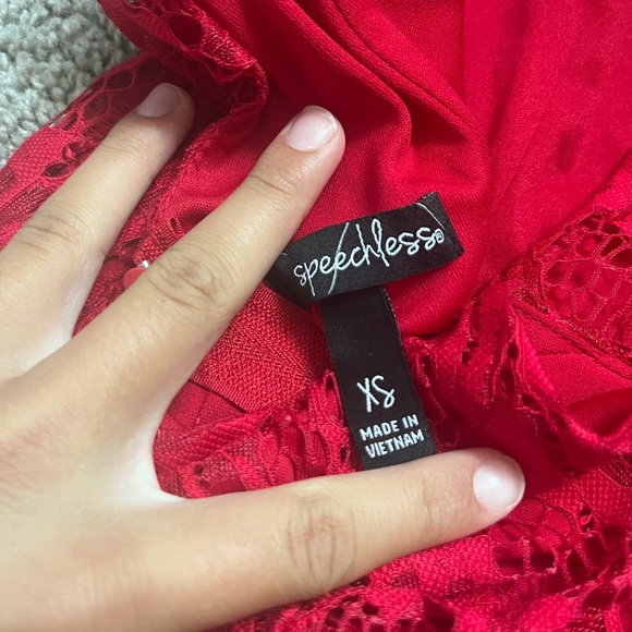 Cute red dress - Picture 3 of 3